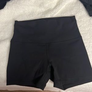 LuLulemon shorts size 6